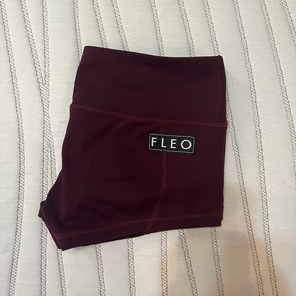 Fleo, Low Rise Contour, medium, dark plum color